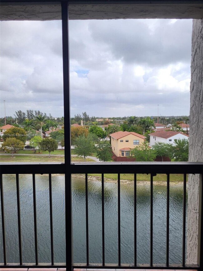 Foto del edificio - 10155 NW 9th Street Cir