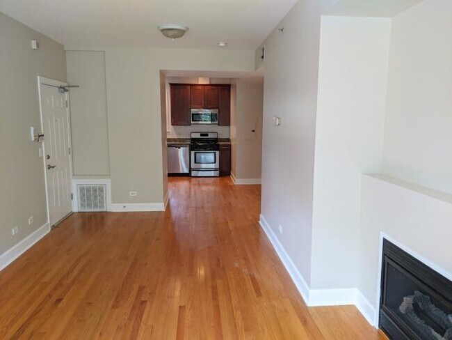 Foto del edificio - 2 bedroom in Evanston IL 60202