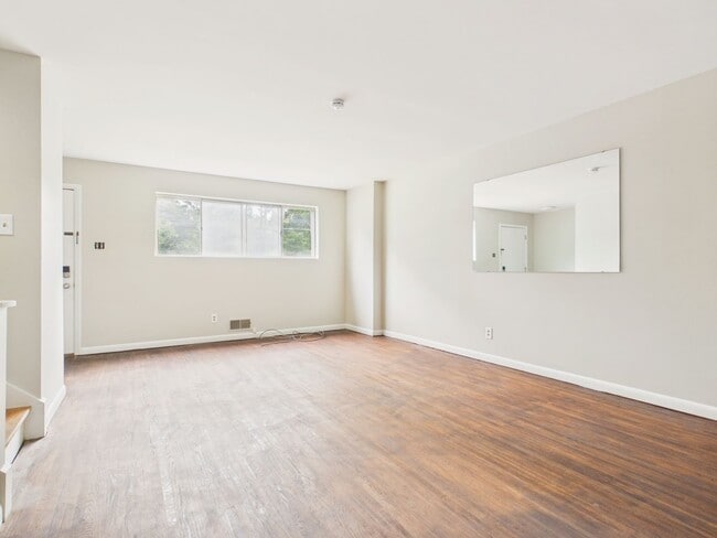 Building Photo - 3 Bedroom in Harrisburg