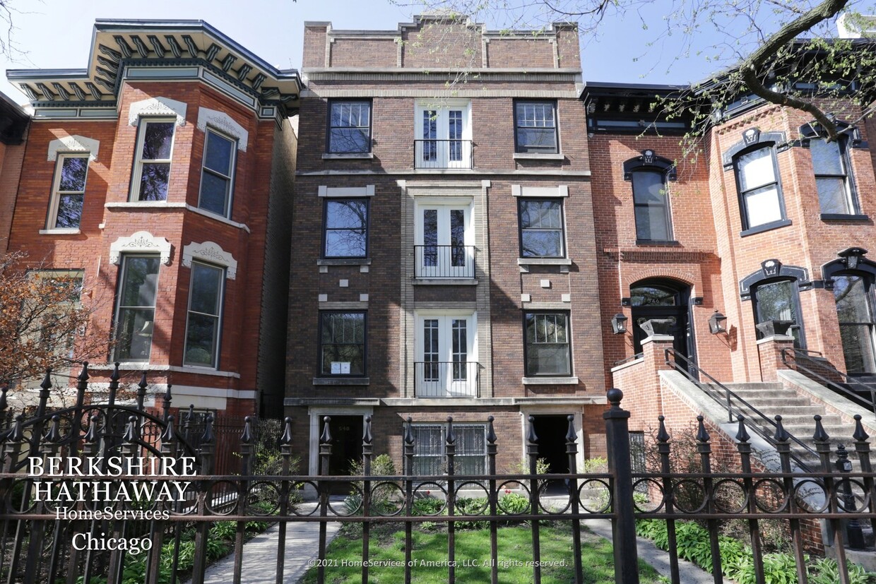 Primary Photo - 548 W Fullerton Pkwy