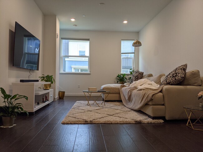 Living Room - 1936 Nevets Ln