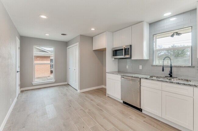 Foto del edificio - 1218 Hillcrest St