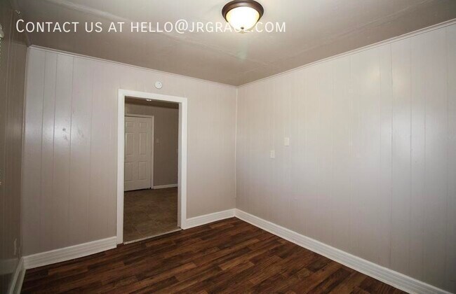 Foto del edificio - 933 Houston St