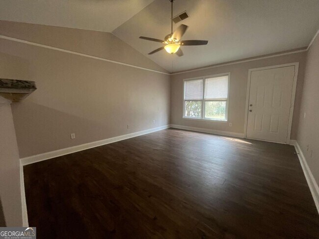 Building Photo - 545 Rustwood Dr