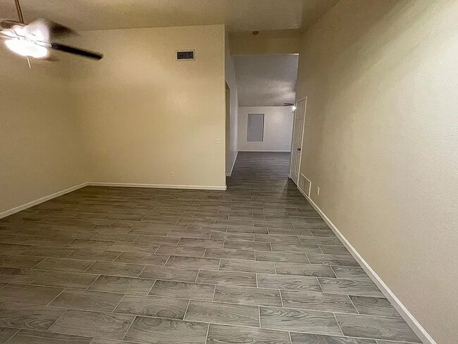 Foto del edificio - 8019 S Muddy Creek Dr