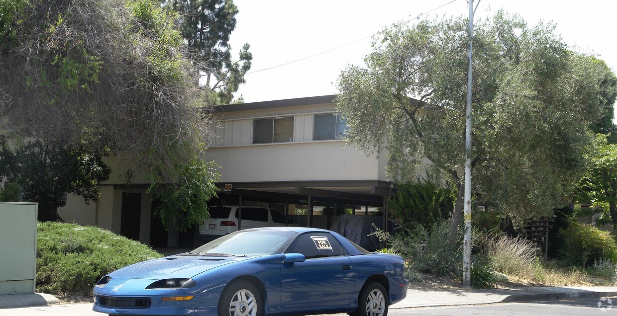 Building Photo - 1492 Marclair Dr