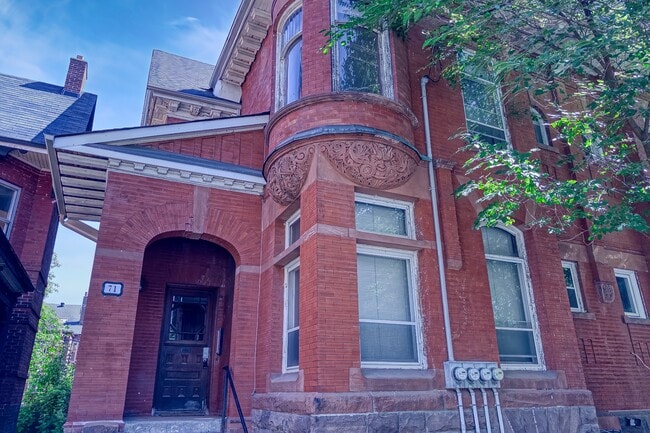 Photo du bâtiment - 71 Spadina Rd