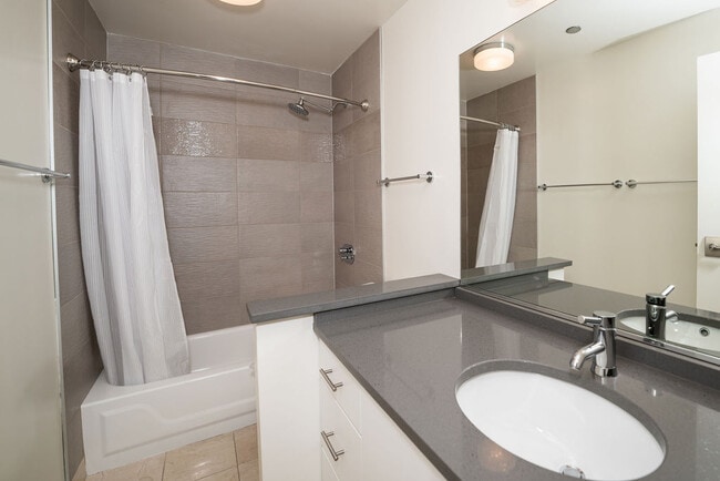 3-BR/3BA Penthouse Bathroom - 750 N. Rush