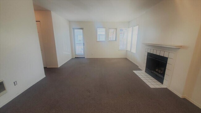 Building Photo - Ping-Lin 4plex - 4 bedrooms