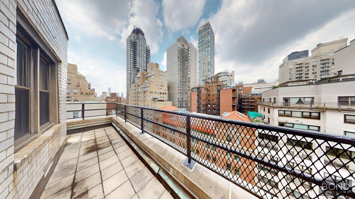 Primary Photo - 220 E 63rd St