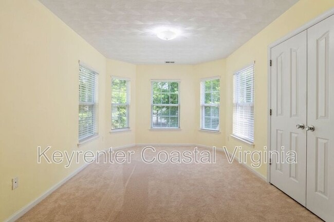 Building Photo - 16221 Farah Ct
