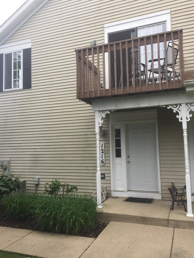 Foto principal - 1216 Sandhurst Ln