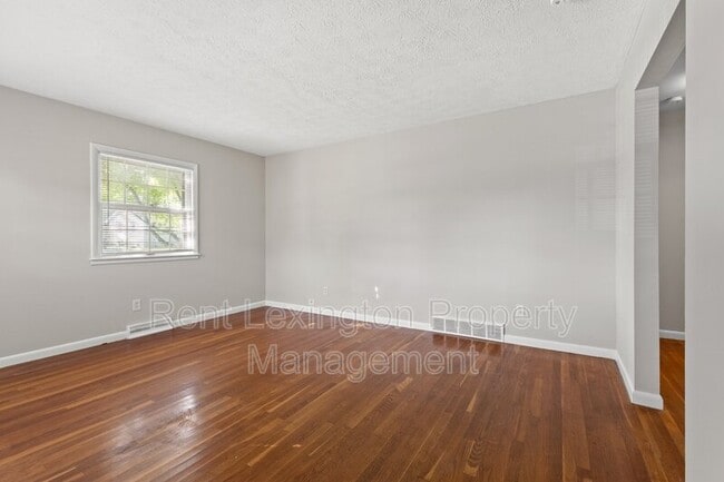 Foto del edificio - 2125 Talisman Rd