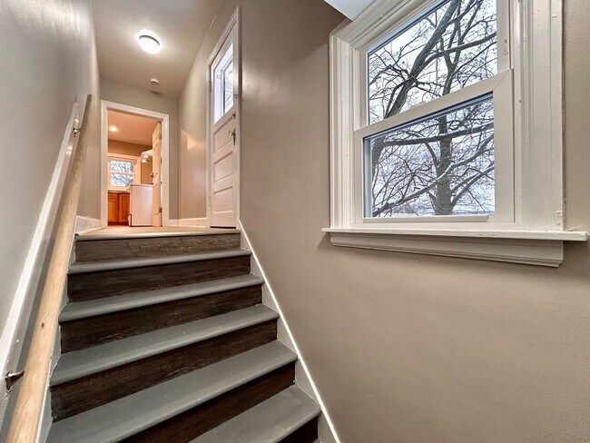 Foto del edificio - 297 W Larch Ave