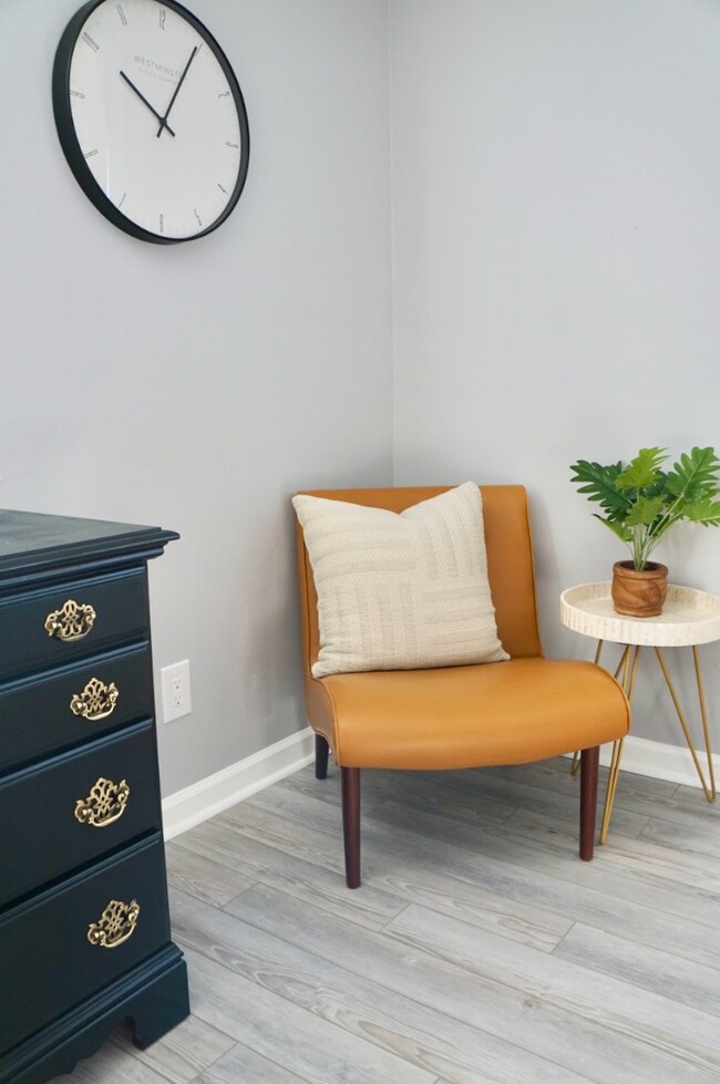 Foto del edificio - 912 E Spring St