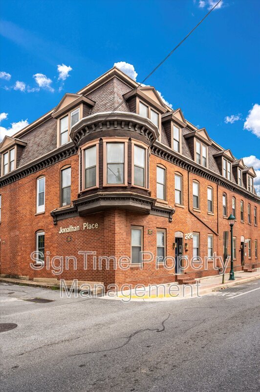 Building Photo - 229 Jonathan St