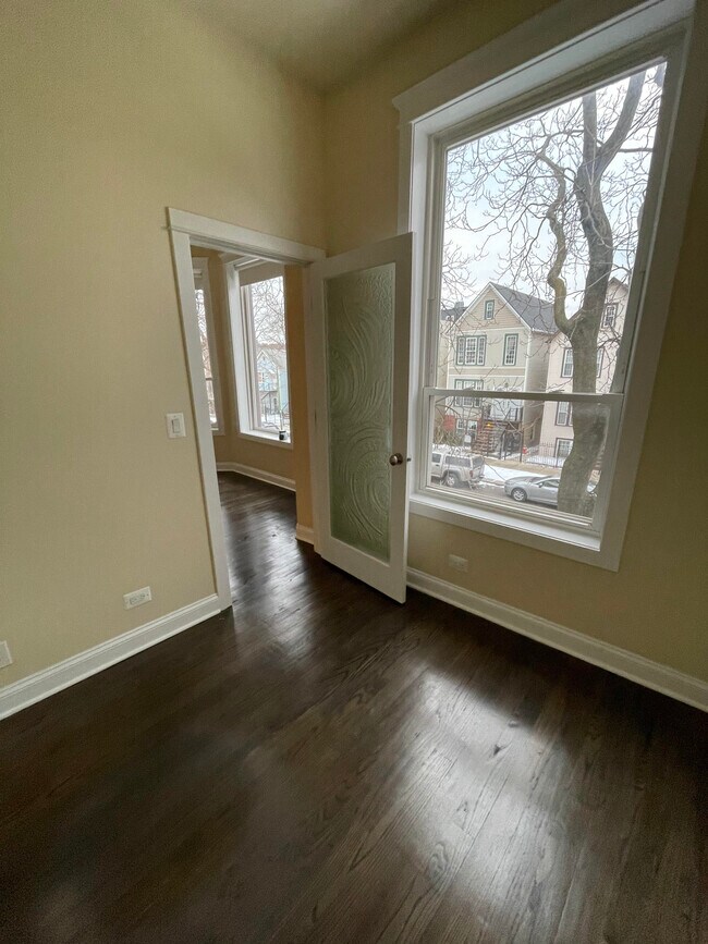 Foto del edificio - 1825 N Washtenaw Ave