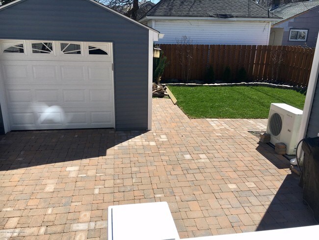 Foto del edificio - 306 Central Ave