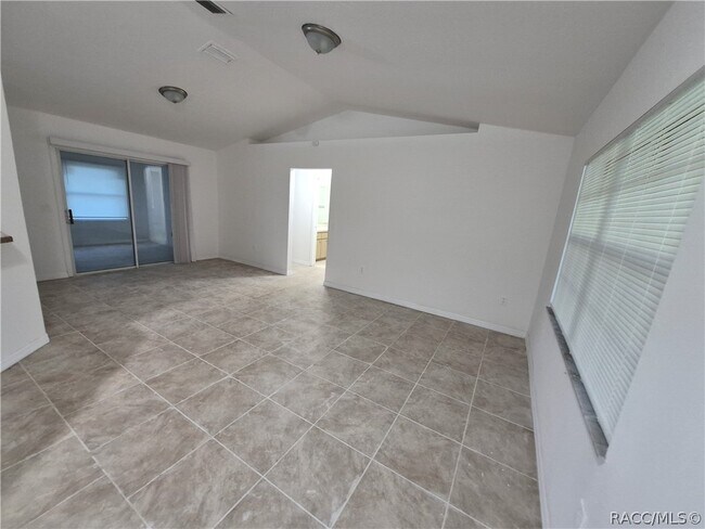 Building Photo - 1213 W Sorrento Dr