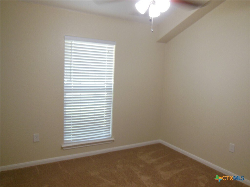 Foto del edificio - 1619 Sunspur Rd