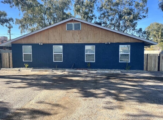 Photo - 5624 S 6th St Apartments