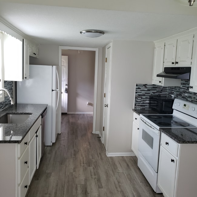 Building Photo - 8000 E 120th St