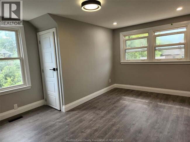 Building Photo - 4221 Kennedy Dr E