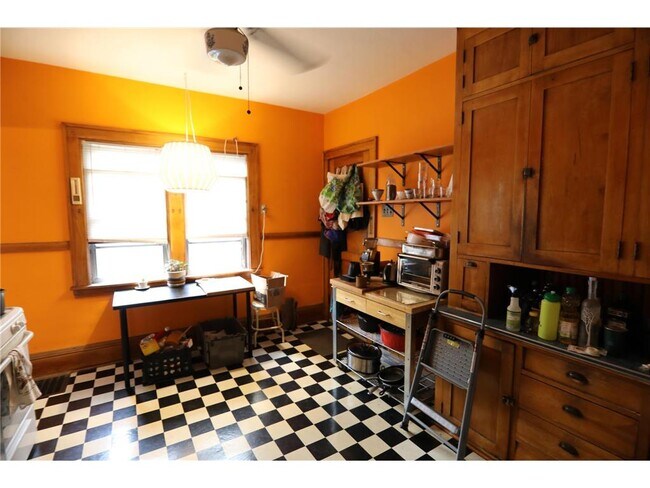 Foto del edificio - 824 5th St NE