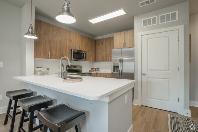 1BR, 1BA - 726SF - Kitchen - The Ashton at East Park Apartments