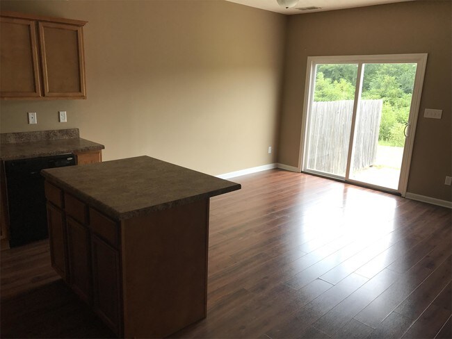 Building Photo - 530 Village Creek Dr