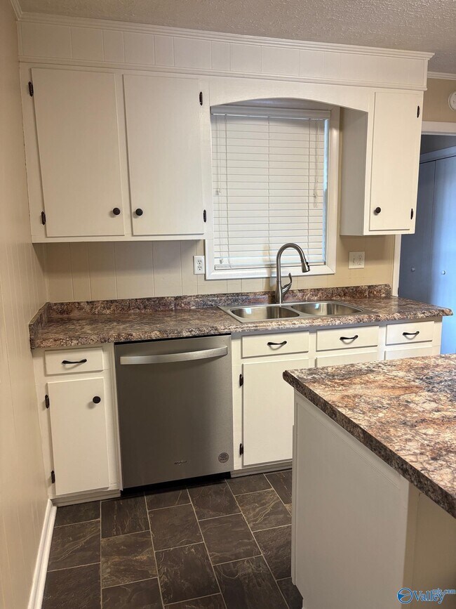 Foto del edificio - 19408 Huntsville Brownsferry Rd