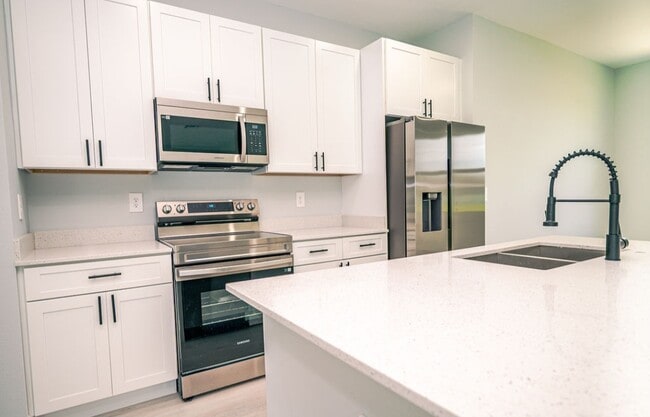 Building Photo - 1103 Saint Tropez Ct