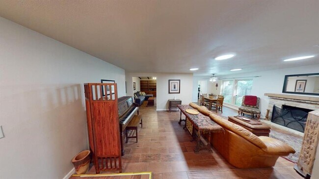 Foto del edificio - 9215 Hunters Trace E