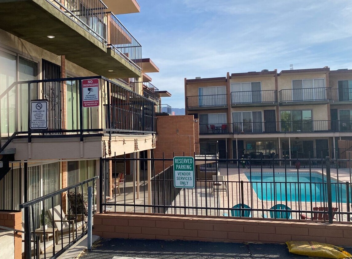 Foto principal - 2 Bedroom - 1Bath Condo
