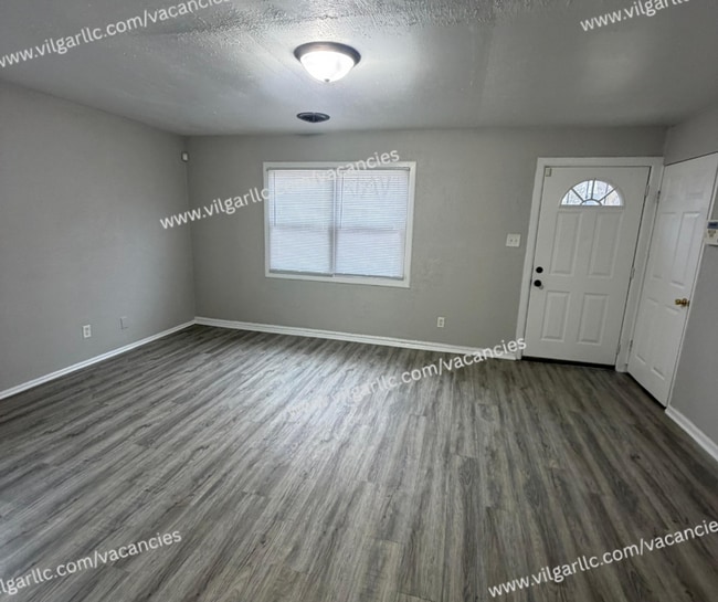 Building Photo - Newly Renovated 2-Bedroom • 1-Bathroom Home