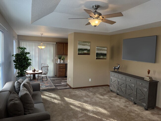 Building Photo - 3 Bedroom , 3 Bath Home for Rent