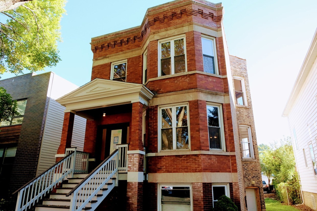 Front Exterior - 2637 N Central Park Ave