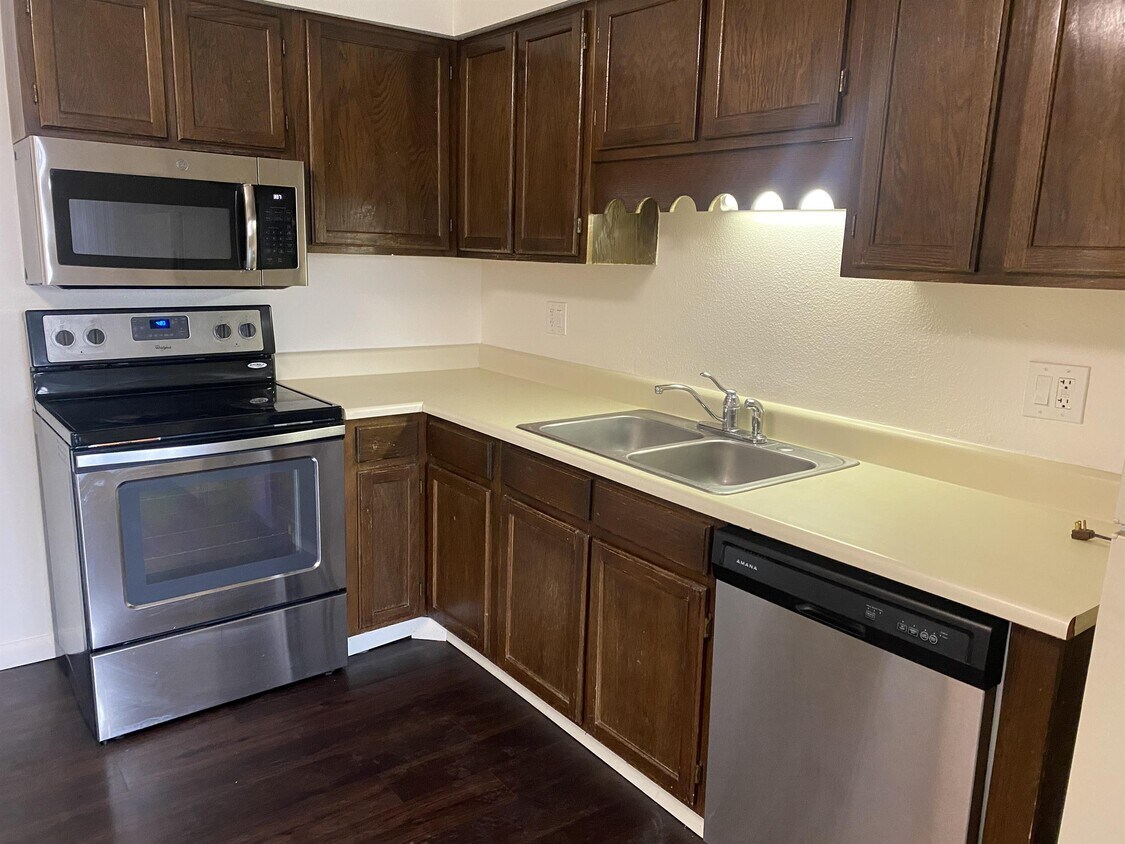 488 S Gilbert St Unit 488 B, Castle Rock, CO 80104 Room for Rent in