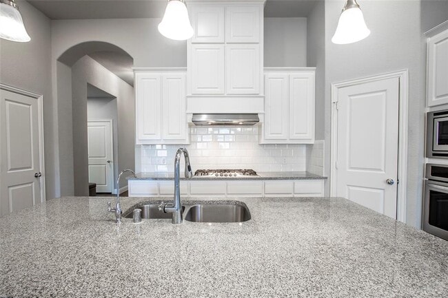 Building Photo - 14932 Gentry Dr