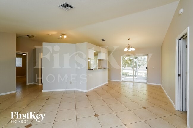 Foto del edificio - 8441 Bahamas Rd