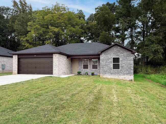 Building Photo - 18 Bobby Eugene Dr