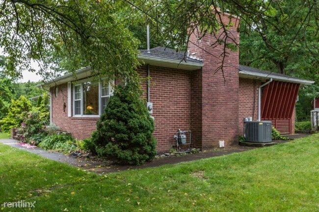 Building Photo - 3 br, 2 bath House - 5 S Lakeview Dr