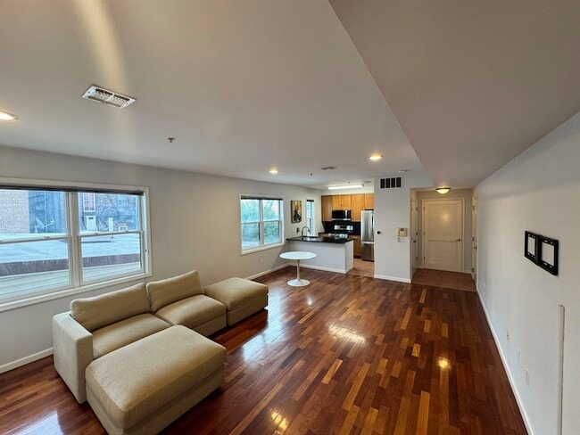 Photo - 515 30th Street Unit 2B Apartment