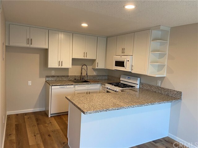 Foto del edificio - 2661 Andover Ave