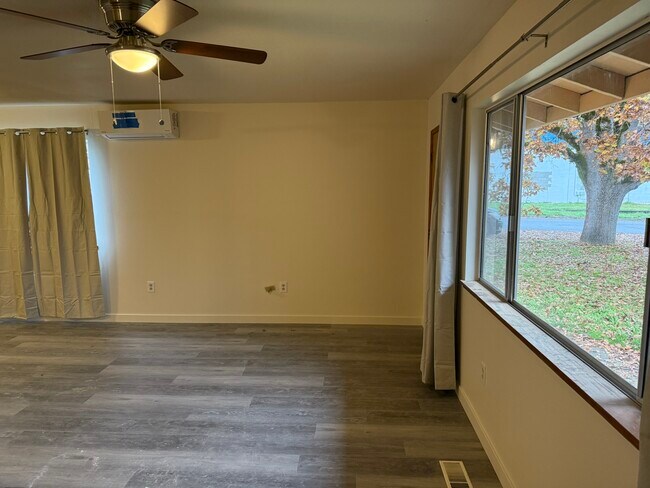 Foto del edificio - 1337 SW Foundry St