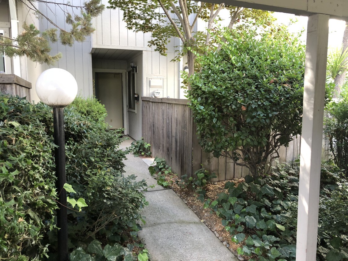 5245 Lake Knoll Ln, Fair Oaks, CA 95628 Townhome Rentals in Fair Oaks CA