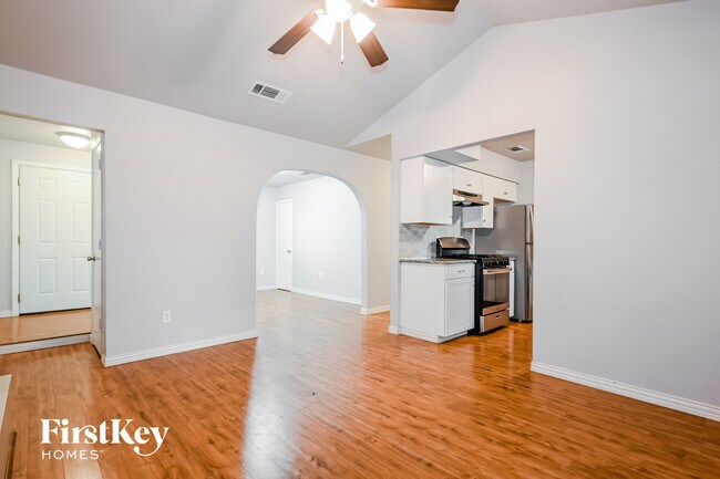 Foto del edificio - 302 Shorewood Dr