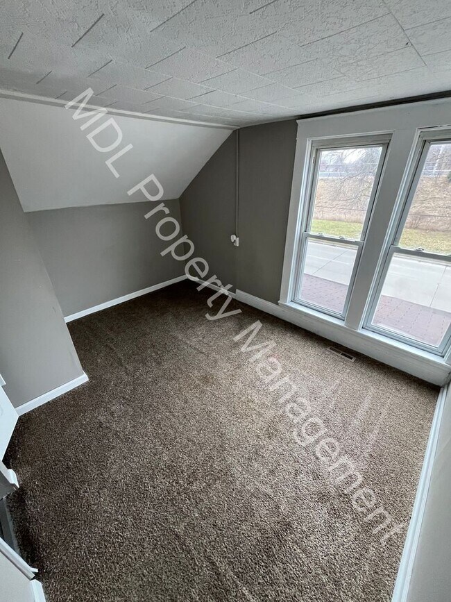 Foto del edificio - 2634 N Michigan Ave