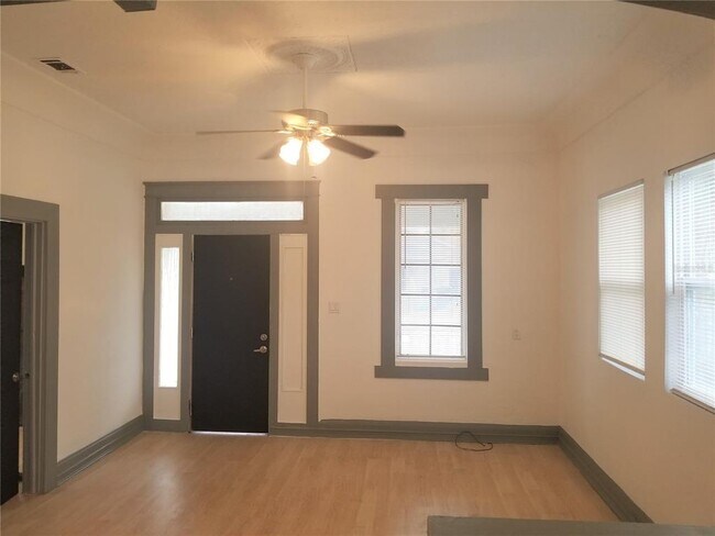 Foto del edificio - 2107 W Chestnut St