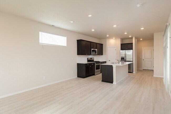 Foto del edificio - 24509 E Feather Ct